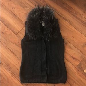 DVF sweater vest with fur collar